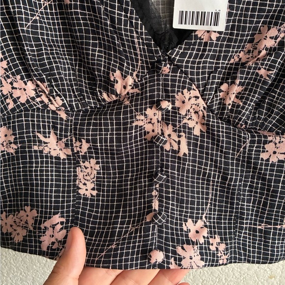 🆕Urban Outfitters Black and Pink Checkered Floral Blouse S🆕 - Picture 6 of 16